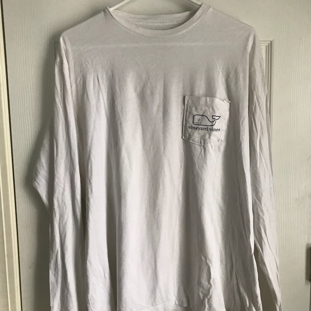 White long sleeve vineyard vines T-shirt